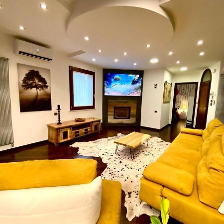 Wood Luxury House Apartment Пескара Екстериор снимка