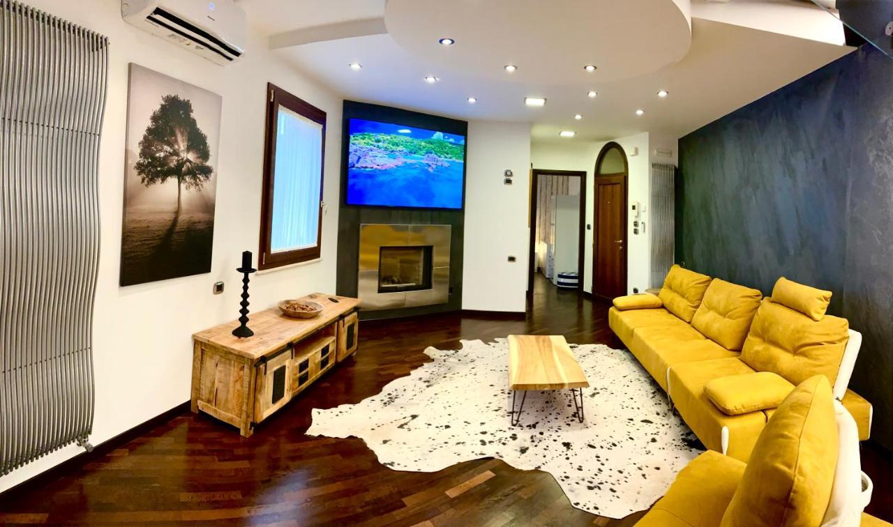 Wood Luxury House Apartment Пескара Екстериор снимка