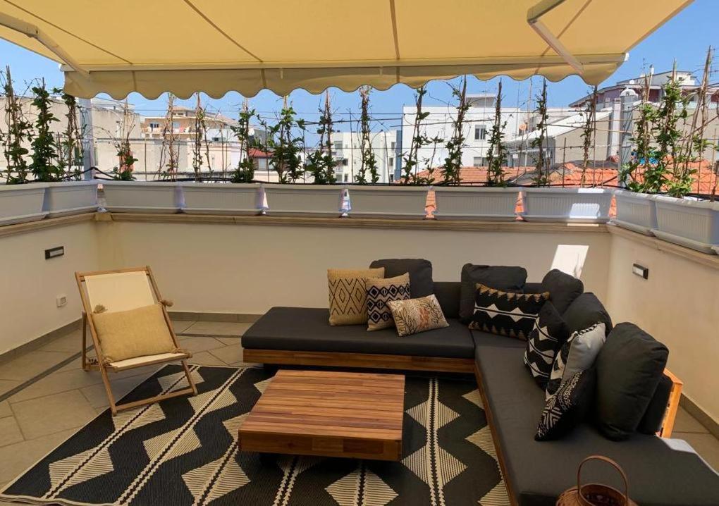 Wood Luxury House Apartment Пескара Екстериор снимка