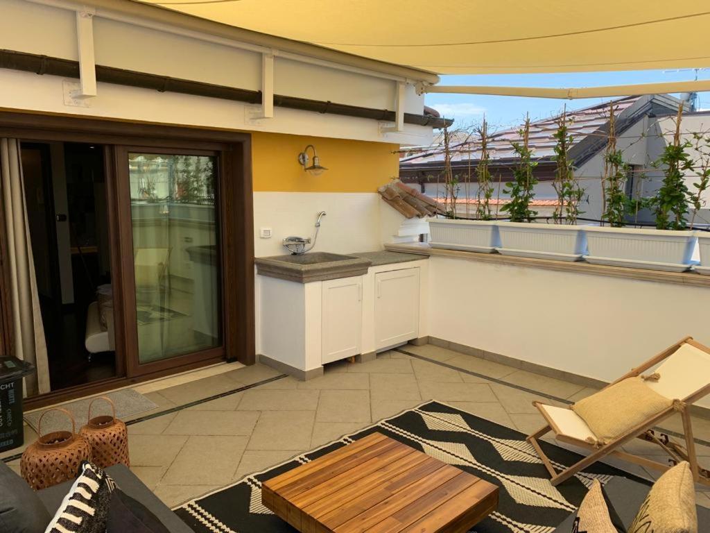 Wood Luxury House Apartment Пескара Екстериор снимка
